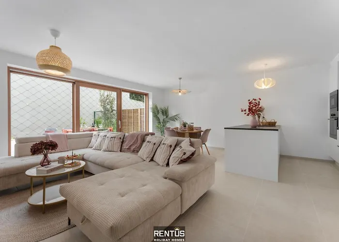 Sea En Rose - Family Near And Centre