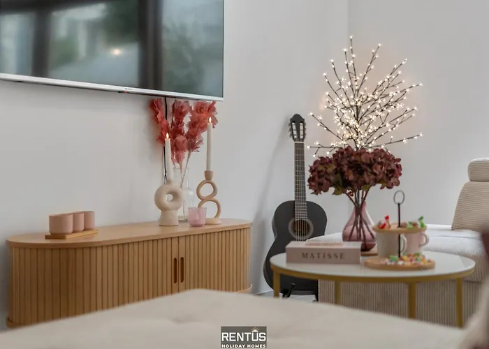 Sea En Rose - Family Near And Centre *